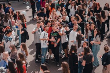 „After Twelve”, discoteca cu care elevii Colegiului „Mihai Eminescu” și-au sărbătorit absolvenții