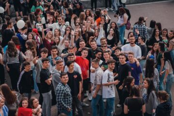 „After Twelve”, discoteca cu care elevii Colegiului „Mihai Eminescu” și-au sărbătorit absolvenții