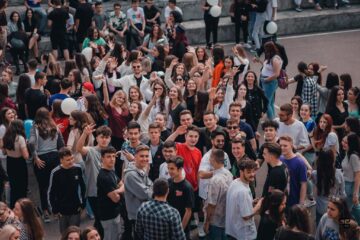 „After Twelve”, discoteca cu care elevii Colegiului „Mihai Eminescu” și-au sărbătorit absolvenții