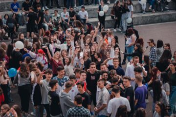„After Twelve”, discoteca cu care elevii Colegiului „Mihai Eminescu” și-au sărbătorit absolvenții