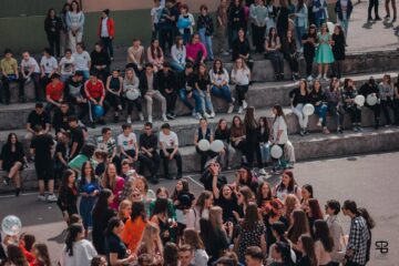 „After Twelve”, discoteca cu care elevii Colegiului „Mihai Eminescu” și-au sărbătorit absolvenții