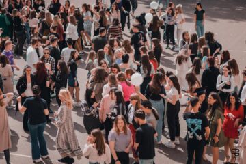 „After Twelve”, discoteca cu care elevii Colegiului „Mihai Eminescu” și-au sărbătorit absolvenții
