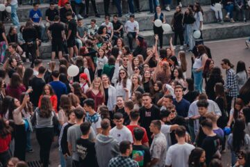 „After Twelve”, discoteca cu care elevii Colegiului „Mihai Eminescu” și-au sărbătorit absolvenții