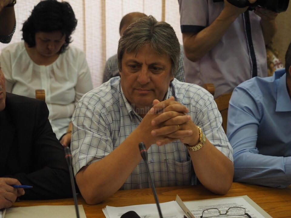 Toate funcțiile deținute de Vasile Tofan înainte de preluarea postului de vicepreședinte al CJ au fost împărțite între PNL și PMP Toate funcțiile deținute de Vasile Tofan înainte de preluarea postului de vicepreședinte al CJ au fost împărțite între PNL și PMP