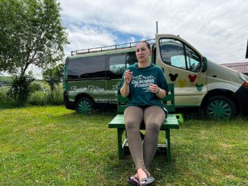 Aproape doi ani, Fabian nu stătea liniștit decât în mașină, singurul loc în care putea să adoarmă