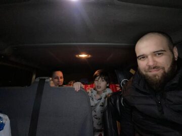 Aproape doi ani, Fabian nu stătea liniștit decât în mașină, singurul loc în care putea să adoarmă