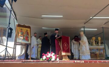 Slujbă arhierească, expoziție de fotografie, distincții și sute de credincioși, la praznicul Sfântului Mare Mucenic Ioan cel Nou