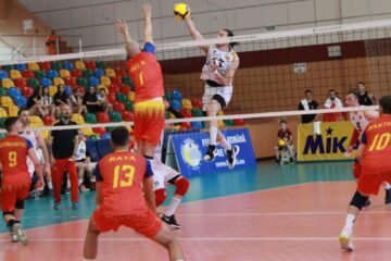 Sucevenii Aciobăniței și Rață sunt jucători de bază în echipa națională de volei a României