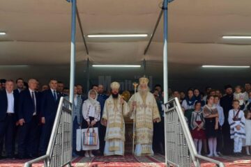 Slujbă arhierească, expoziție de fotografie, distincții și sute de credincioși, la praznicul Sfântului Mare Mucenic Ioan cel Nou