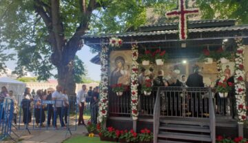 Slujbă arhierească, expoziție de fotografie, distincții și sute de credincioși, la praznicul Sfântului Mare Mucenic Ioan cel Nou