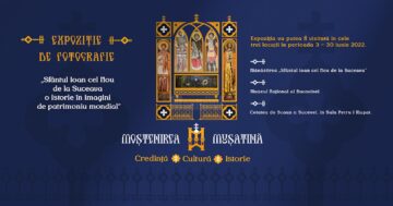 Moaștele Sfântului Mare Mucenic Ioan cel Nou au fost depuse ieri dimineață în curtea mănăstirii spre închinare