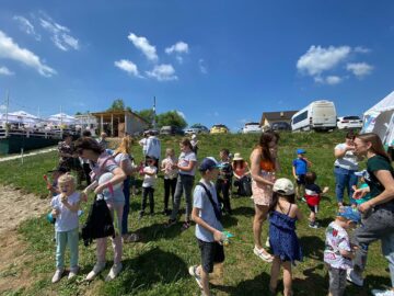 1 Iunie, sărbătorit cu aproape 30 de copii ucraineni de către voluntarii unui ONG din Suceava