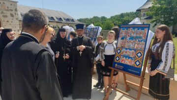 Slujbă arhierească, expoziție de fotografie, distincții și sute de credincioși, la praznicul Sfântului Mare Mucenic Ioan cel Nou