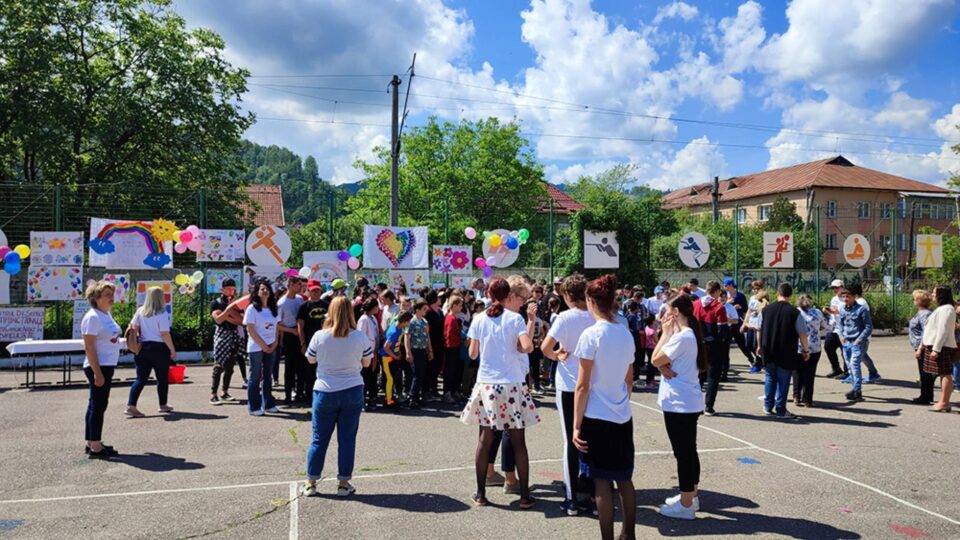 „Curcubeul Copilăriei”, acțiune la Centrul Școlar de Educație Incluzivă „Sf. Andrei” Gura Humorului