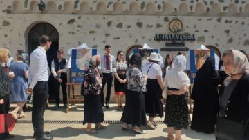 Slujbă arhierească, expoziție de fotografie, distincții și sute de credincioși, la praznicul Sfântului Mare Mucenic Ioan cel Nou