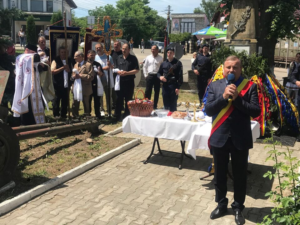 Primăria Liteni a organizat un ceremonial militar și religios de Ziua Eroilor