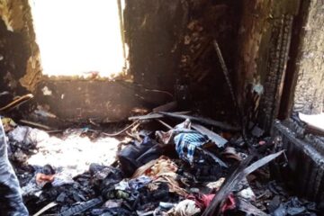 O familie din Breaza care și-a pierdut casa și toată agoniseala într-un incendiu are nevoie de ajutor