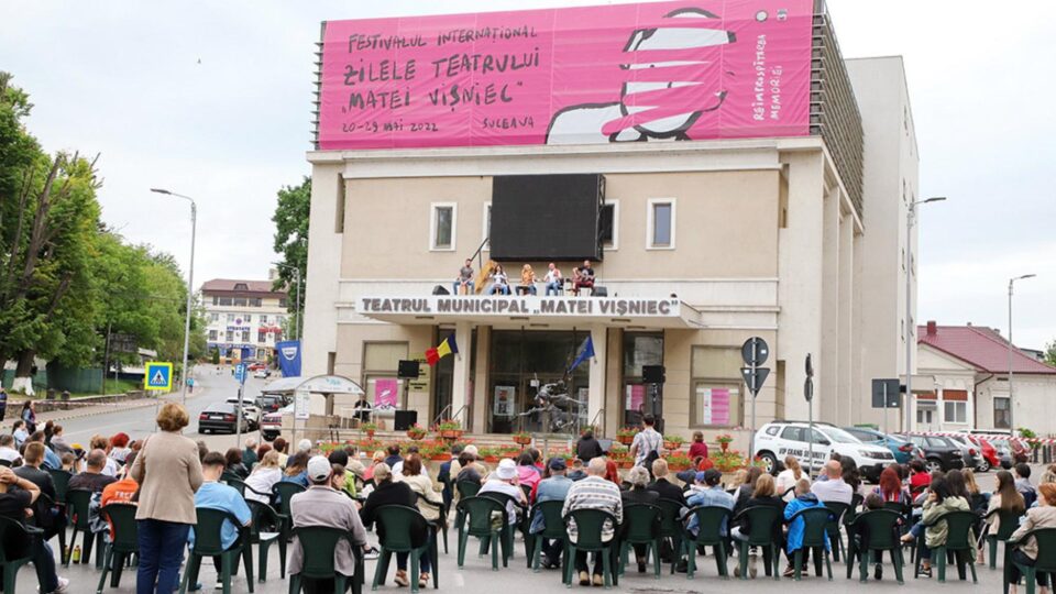 Festivalul Internațional „Zilele Teatrului Matei Vișniec” 2022 - un complex dialog al artelor Festivalul Internațional „Zilele Teatrului Matei Vișniec” 2022 - un complex dialog al artelor