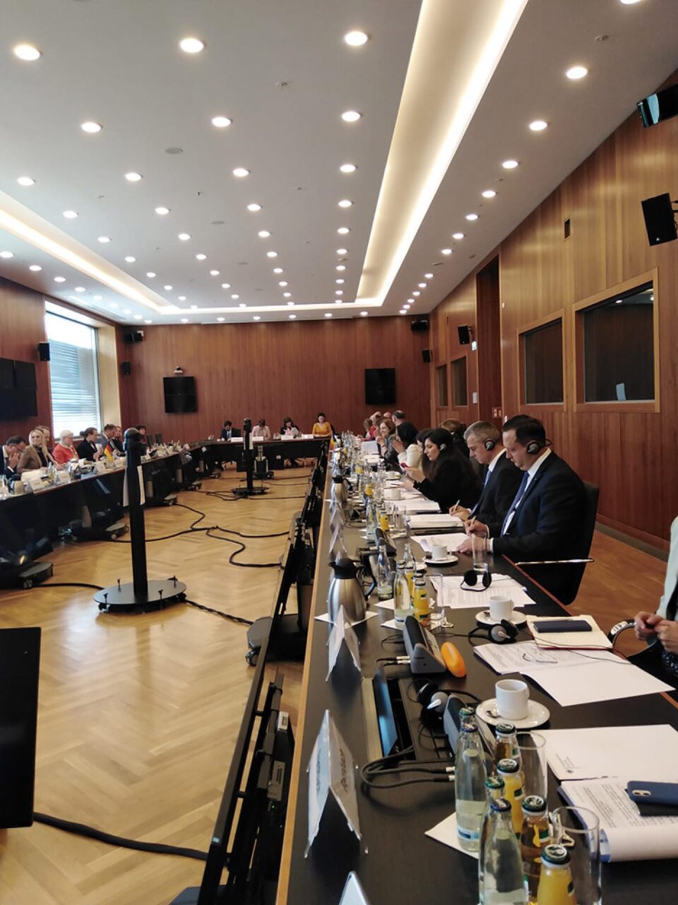 Prefectul Alexandru Moldovan a prezentat la Berlin situația etnicilor germani din județul Suceava și a parteneriatelor cu Germania