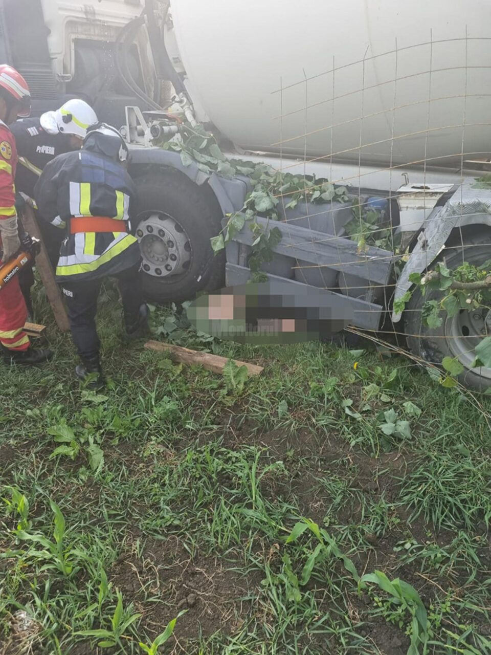Bărbat mort în timp ce executa o serie de lucrări la biserica din Moara Carp