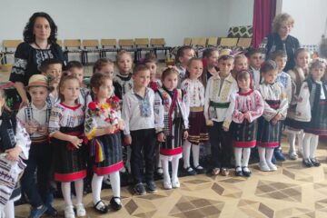 „Șezătoare” la Căminul Cultural Voitinel, de Ziua Învățătorului