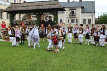 Spectacolul „Nunta în Bucovina” din cadrul proiectului ,,Școala în vatra satului”