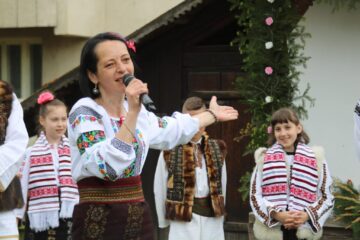 Spectacolul „Nunta în Bucovina” din cadrul proiectului ,,Școala în vatra satului”