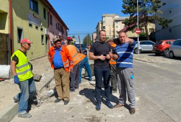 Lucian Harșovschi - Se reabilitează covorul asfaltic, dar și trotuarele și accesul la scările de bloc, care vor fi modernizate cu pavaj. Nu ne oprim aici, continuăm!