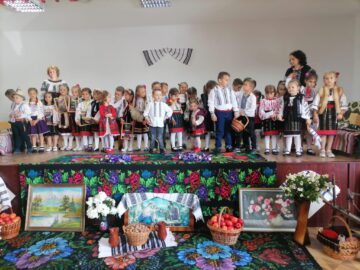 „Șezătoare” la Căminul Cultural Voitinel, de Ziua Învățătorului