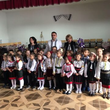 „Șezătoare” la Căminul Cultural Voitinel, de Ziua Învățătorului