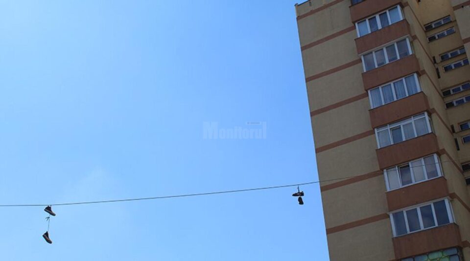 Papuci pe cablu în zona Albina. Foto smartpress