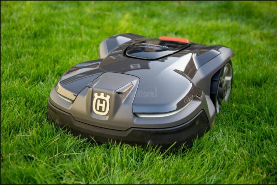 Mașini robotizate de tuns gazonul Husqvarna Automower