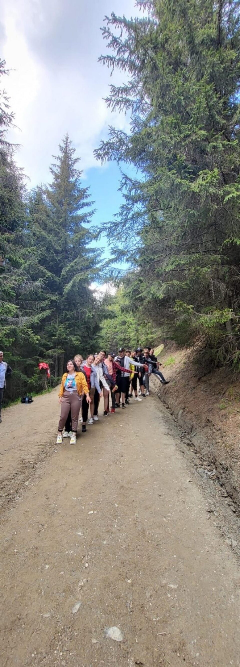 Elevi de la Centrul Școlar Suceava, într-o excursie tematică în nordul țării