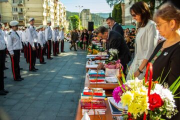 Festivitatea de absolvire a promoției 2022 – Colegiul Militar, în centrul municipiului Câmpulung Moldovenesc. Foto Laurențiu Sbiera Sorin Băltățescu Larisa Dăscălescu