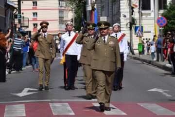 Festivitatea de absolvire a promoției 2022 – Colegiul Militar, în centrul municipiului Câmpulung Moldovenesc. Foto Laurențiu Sbiera Sorin Băltățescu Larisa Dăscălescu