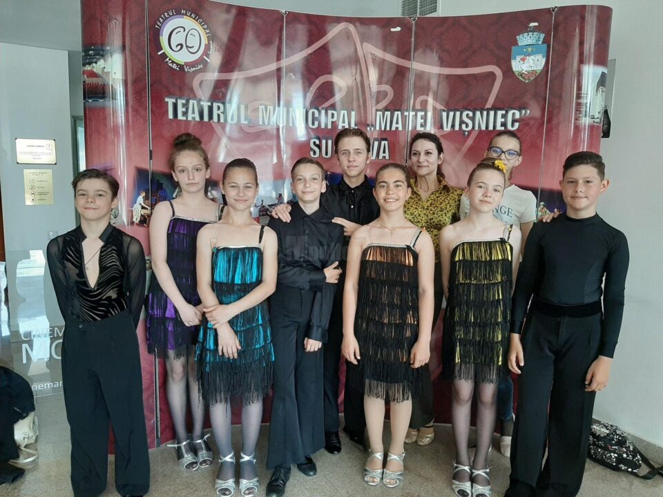 Formația de dans „Adalis” de la Palatul Copiilor Suceava, pe podium la Festivalul-Concurs Internațional de Gimnastică și Dans „Prietenia”