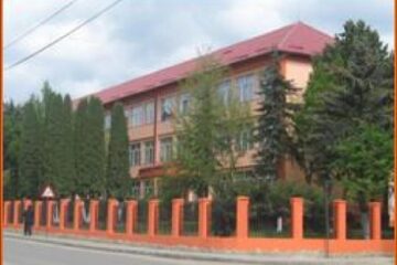 Școala „Teodor Balan” din Gura Humorului Foto didactic.ro