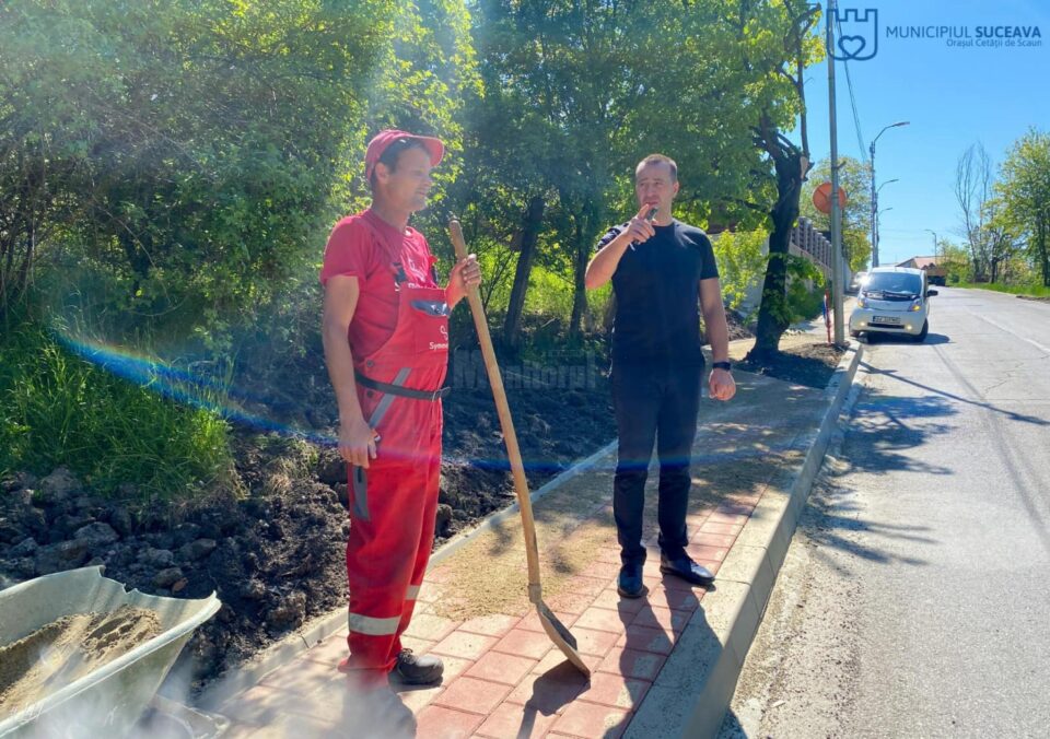Strada Brădetului, cea care face legătura între municipiul Suceava și comuna Ipotești, dar și cu zona de agrement Tătărași, a fost reabilitată cu un nou covor asfaltic