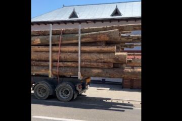 Așa arăta camionul in partea din spate