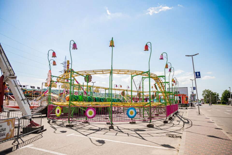 Roată panoramică de 30 de metri înălțime, atracții pentru copii și momente pline de adrenalină, la Iulius Mall Suceava