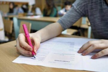 348 de candidați au absentat de la proba de matematică. Un elev de la Siret a folosit subiectul de rezervă Foto oradesibiu.ro
