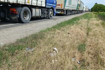 Mizeria se vede la tot pasul la marginea E85
