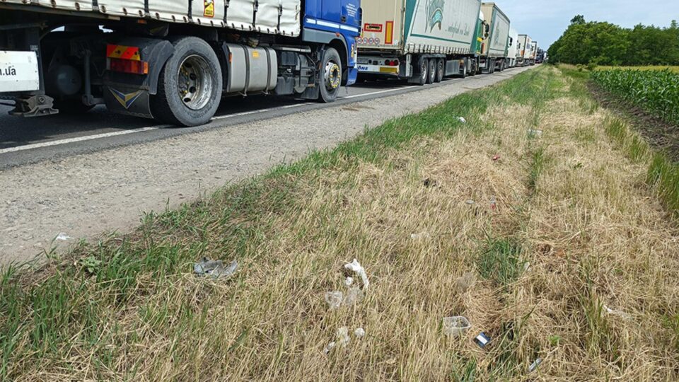Mizeria se vede la tot pasul la marginea E85