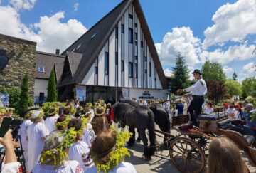 Deschiderea Festivalului “Regina Sânzienelor” de la Horodnic de Sus, aflat la cea de-a opta ediție