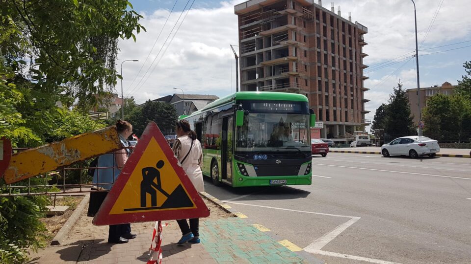 Lucrări de de refacere și de îmbunătățire a sistemului actual de colectare a apelor pluviale de pe Calea Burdujeni, în zona Bisericii Sf Andrei