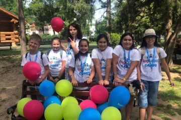 Logiscool Suceava, parte din rețeaua internațională de școli de programare pentru copii și adolescenți, invită elevii la taberele urbane și workshop-urile digitale de vară