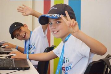 Logiscool Suceava, parte din rețeaua internațională de școli de programare pentru copii și adolescenți, invită elevii la taberele urbane și workshop-urile digitale de vară