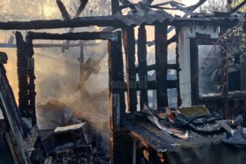 Două anexe mistuite de un incendiu pus de o mână criminală