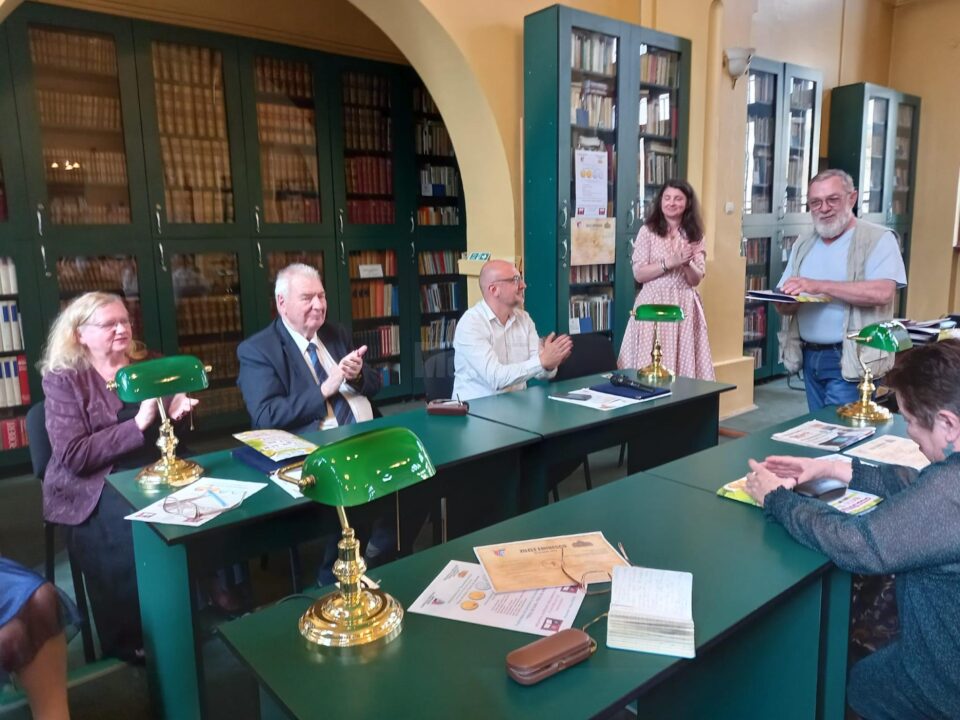 Artistul plastic siretean Ovidiu Buzec a obținut medalia „Teiul de Argint” - pentru expresivitatea compozițională și cromatică