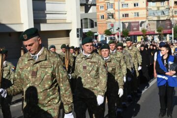 Procesiunea „Calea Sfinților”, în cadrul căreia moaștele Sfântului Ioan cel Nou au fost purtate pe străzile municipiului Suceava